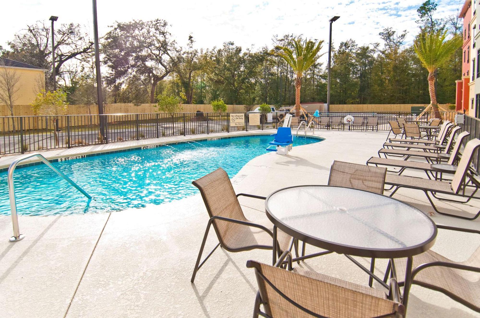 Hampton Inn & Suites Pensacola/I-10 Pine Forest Road Ferry Pass Exteriör bild